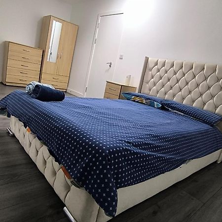Spacious Full Home - Perfect For Families & Groups Oldbury  Exteriér fotografie