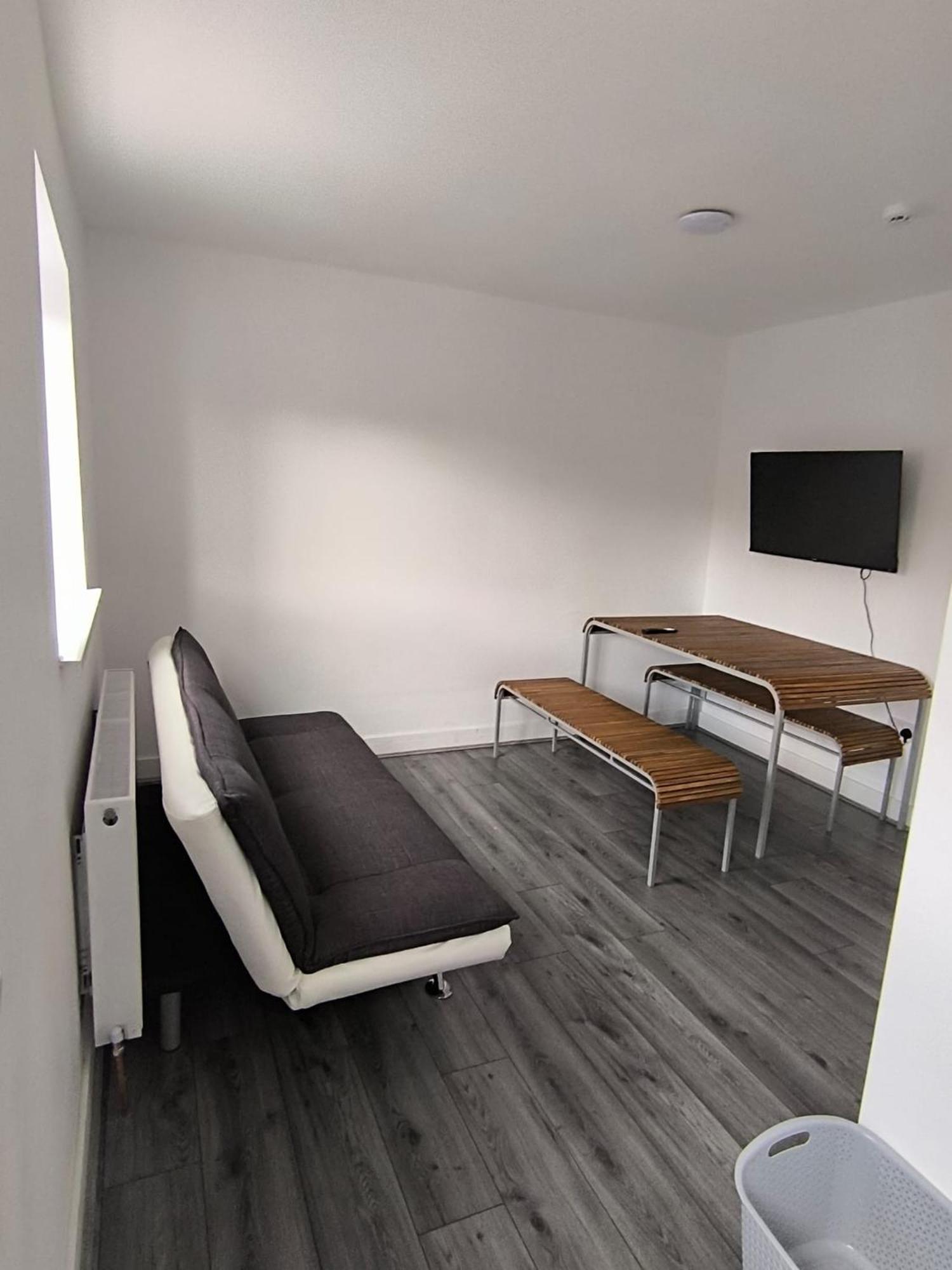 Spacious Full Home - Perfect For Families & Groups Oldbury  Exteriér fotografie
